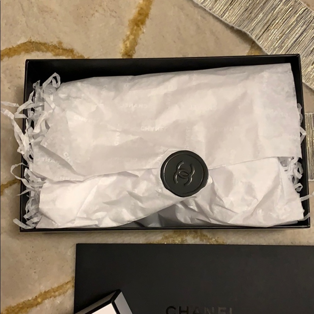Chanel Box - Picture 2 of 3